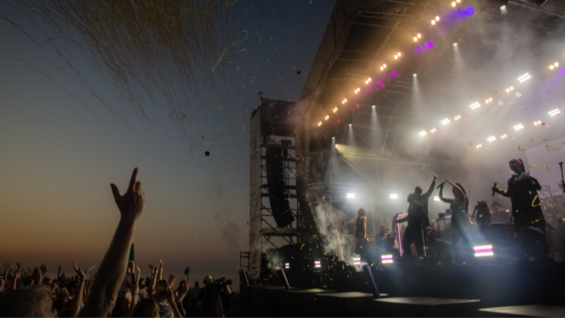 Sam Fender playing Mouth of the Tyne Festival