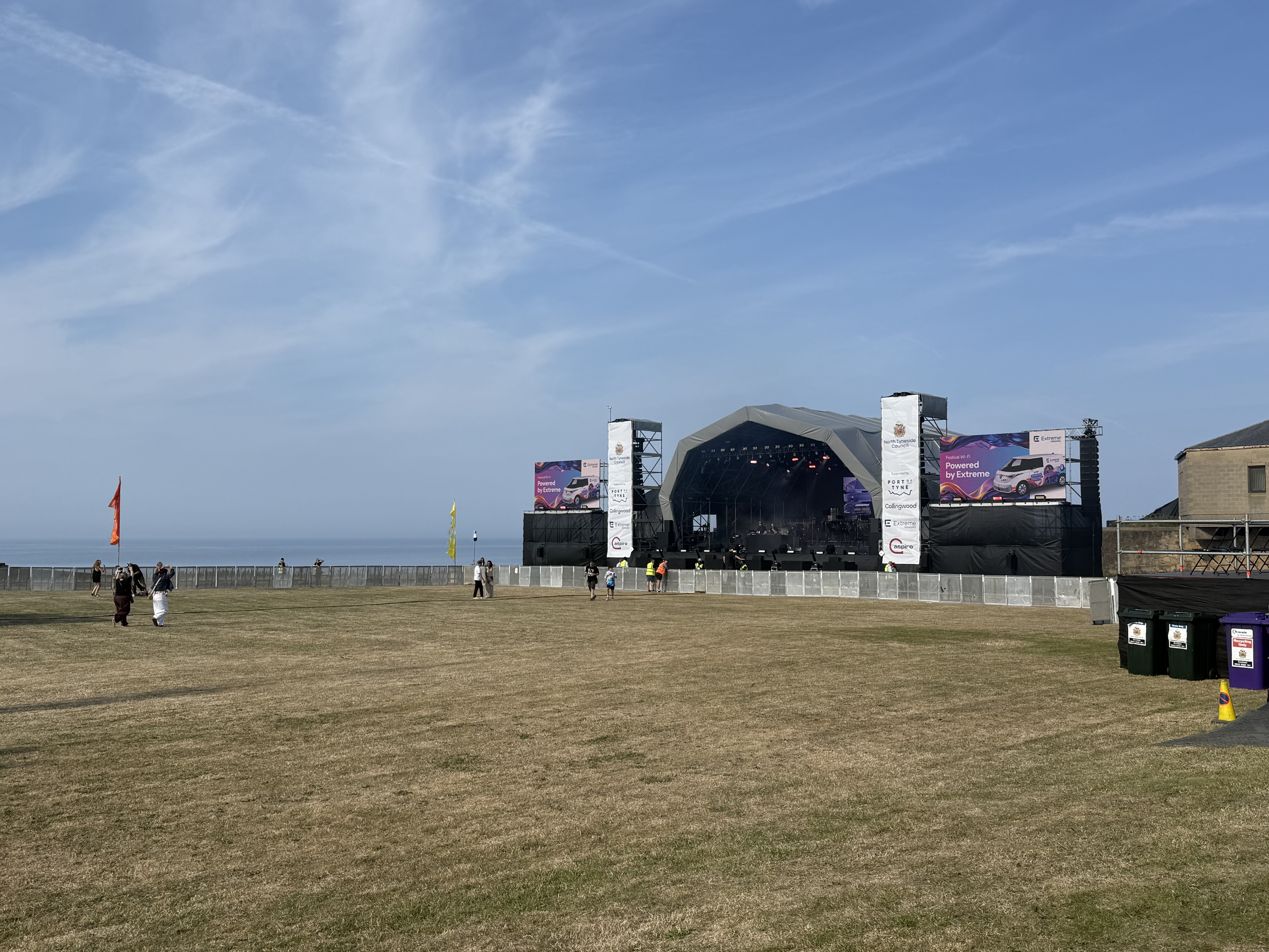 A Pre-show image of the vast stage, void of Spectators .