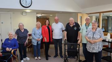 Elected Mayor with Cheviot View residents